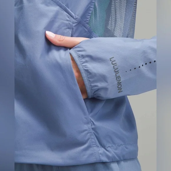 Lululemon Classic Fit Ventilated Running Jacket - Picture 4 of 12
